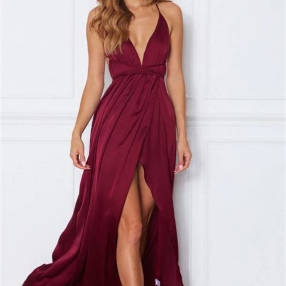 White Fox Boutique Akela maxi dress❤️